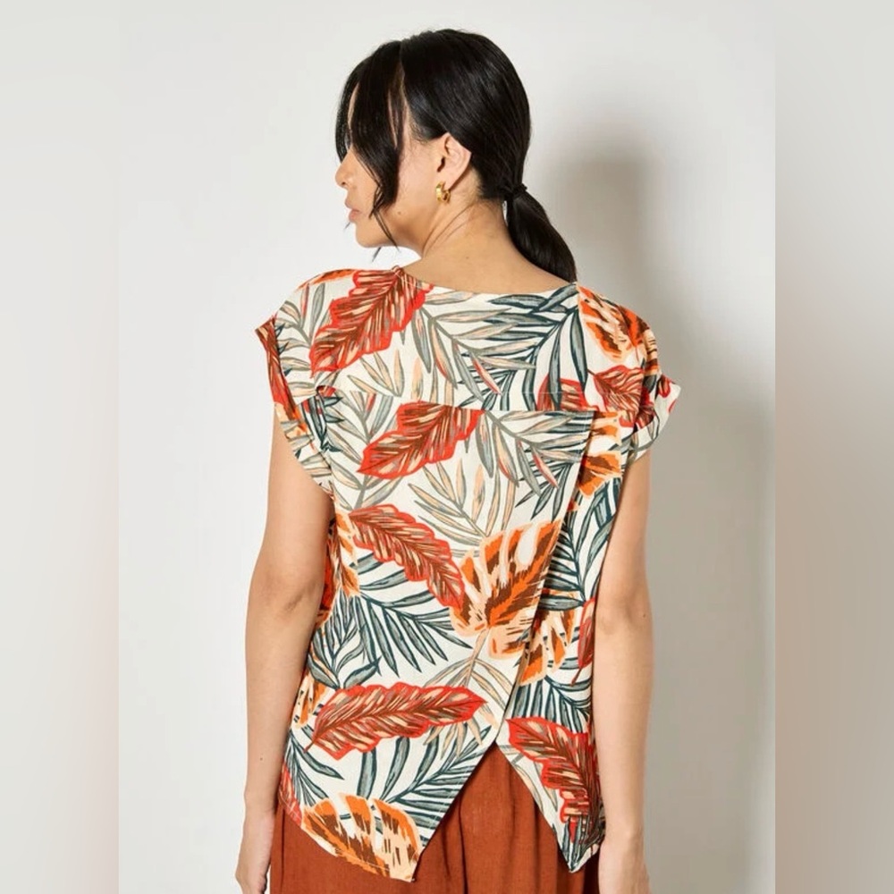 Apricot 🍑  - Patterned Top - Picture 5 of 6